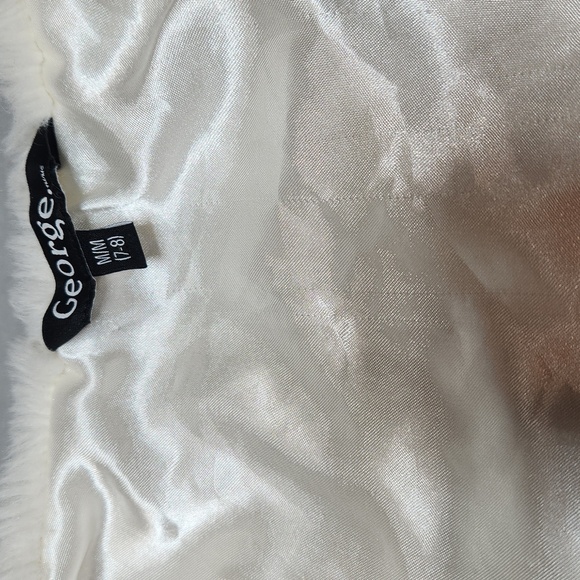 George Feaux Fur Vest - Picture 9 of 12